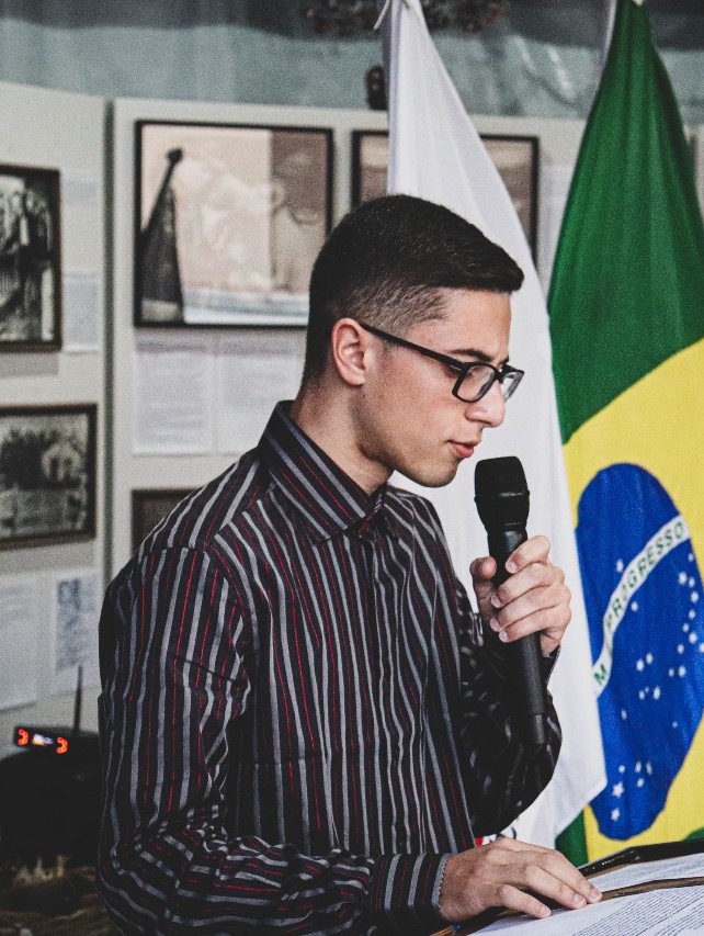 Eu